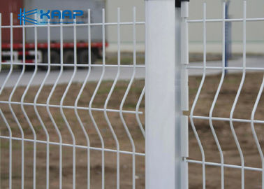 Vườn hàn lưới Hàng rào 3D cong PVC uốn cong Tam giác màu sắc tùy chỉnh